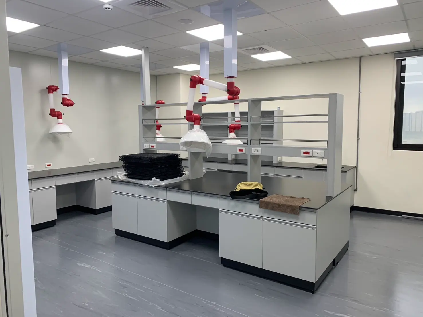 優美科國際小型化學分析實驗室建置小型辦公室建置19