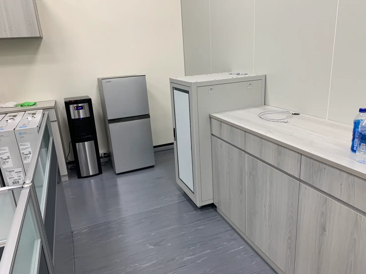 小型化學分析實驗室建置+小型辦公室建置 優美科國際小型化學分析實驗室建置小型辦公室建置2