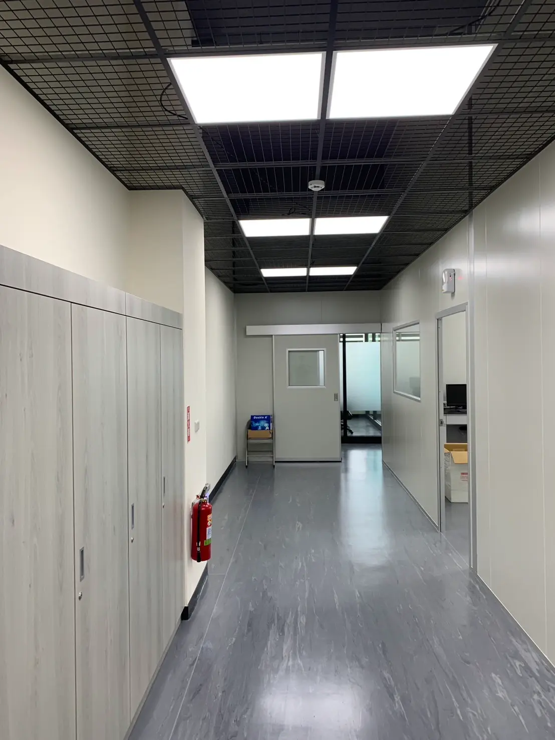 小型化學分析實驗室建置+小型辦公室建置 優美科國際小型化學分析實驗室建置小型辦公室建置4